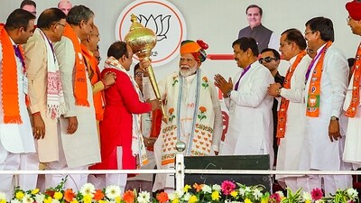 PM Narendra Modi being felicitated by BJP leaders during a public meeting in Tonk district, Rajasthan. (PTI) PM Narendra Modi being felicitated by BJP leaders during a public meeting in Tonk district, Rajasthan. (PTI)
