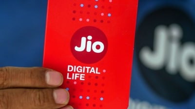A mobile sim card packet for Jio Platforms Ltd., a unit of Reliance Industries Ltd., in Mumbai, India. (Bloomberg) A mobile sim card packet for Jio Platforms Ltd., a unit of Reliance Industries Ltd., in Mumbai, India. (Bloomberg)