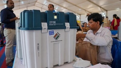 Polling officials collect VVPATs and other voting materials. (Representative Image)