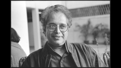 Sudhir Kakar in a photo from 1994. (HC Tiwari/HT Archive) Sudhir Kakar in a photo from 1994. (HC Tiwari/HT Archive)