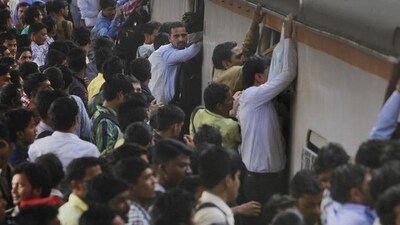 Commuters complained that trains were delayed by 10 to 15 minutes during the rush hour, which led to huge crowding both inside trains and at stations. (HT File Photo / For representational purpose only)