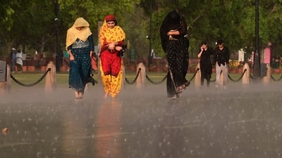 Though the national capital is witnessing rains at present, the temperature in Delhi in the second half of the week may increase slowly by 1-2 degrees, IMD Senior Scientist Naresh Kumar told ANI earlier. (HT Photos/Vipin Kumar) Though the national capital is witnessing rains at present, the temperature in Delhi in the second half of the week may increase slowly by 1-2 degrees, IMD Senior Scientist Naresh Kumar told ANI earlier. (HT Photos/Vipin Kumar)