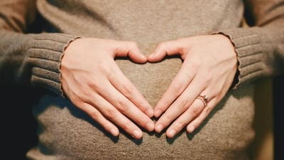 Ayurveda and experts suggest that reading spiritual texts can help positively influence the baby and its doshas (Vata Dosha, Kapha Dosha, and Pitta Dosha). Ayurveda and experts suggest that reading spiritual texts can help positively influence the baby and its doshas (Vata Dosha, Kapha Dosha, and Pitta Dosha).