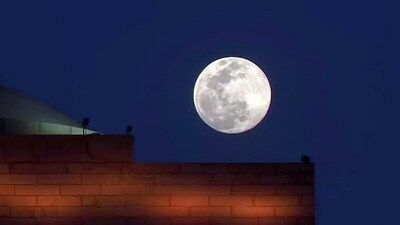 A super pink moon, the biggest and brightest full moon of the year above India Gate in Delhi. (ANI) (File) A super pink moon, the biggest and brightest full moon of the year above India Gate in Delhi. (ANI) (File)