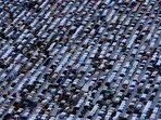 Muslims offer Eid al-Fitr prayer in Mumbai on April 11.(AP)