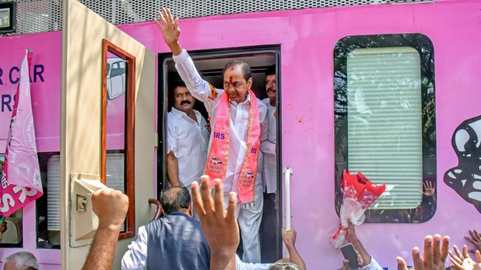 KCR begins 17-day bus yatra in Telangana - Vimarsana News