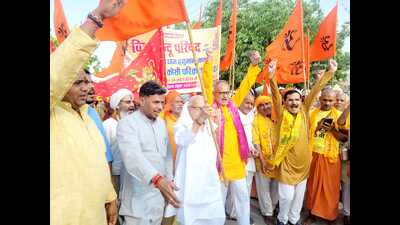 84 Kosi parikarma began from Makhauda Dham on Wednesday (HT ) 84 Kosi parikarma began from Makhauda Dham on Wednesday (HT )