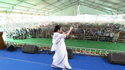 Chief minister Mamata Banerjee addressed an election rally ahead in East Burdwan, on Wednesday. (HT Photo) Chief minister Mamata Banerjee addressed an election rally ahead in East Burdwan, on Wednesday. (HT Photo)