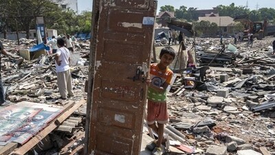 Mumbai, India - Feb. 8, 2024: Residents of Panchsheel Nagar Basti, Govandi West protest outside the Govandi ward office after the Mumbai Municipal Corporation (BMC) demolished their 200 houses in Panchsheel Nagar Basti, Govandi West in Mumbai, India, on Thursday, February 8, 2024. (Photo by Satish Bate/ Hindustan Times) (Hindustan Times) Mumbai, India - Feb. 8, 2024: Residents of Panchsheel Nagar Basti, Govandi West protest outside the Govandi ward office after the Mumbai Municipal Corporation (BMC) demolished their 200 houses in Panchsheel Nagar Basti, Govandi West in Mumbai, India, on Thursday, February 8, 2024. (Photo by Satish Bate/ Hindustan Times) (Hindustan Times)