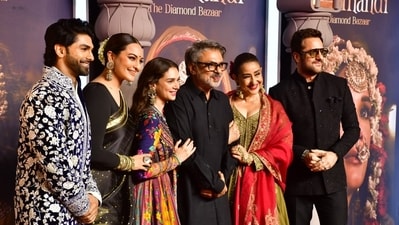 Sanjay Leela Bhansali poses for the paparazzi on the red carpet premiere of his new show Heeramandi, He was joined by the star cast off the show: Sonakshi Sinha, Aditi Rao Hydari, Manisha Koirala and Fardeen Khan. Sanjay Leela Bhansali poses for the paparazzi on the red carpet premiere of his new show Heeramandi, He was joined by the star cast off the show: Sonakshi Sinha, Aditi Rao Hydari, Manisha Koirala and Fardeen Khan.