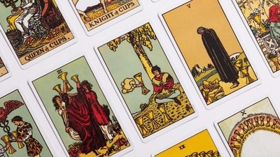 Tarot Cards and manifestation techniques. (Unsplash) Tarot Cards and manifestation techniques. (Unsplash)