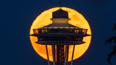 The April 23 Pink Full Moon pictured behind the Space Needle Tower in Seattle, Washington. (X - Sigma Sreedharan @sigmas) The April 23 Pink Full Moon pictured behind the Space Needle Tower in Seattle, Washington. (X - Sigma Sreedharan @sigmas)