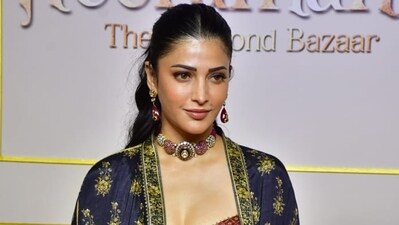Shruti Haasan at the premiere. Heeramandi: The Diamond Bazaar is based on the concept by Moin Beg. The series is created and directed by Bhansali. He also serves as a producer on the show. Shruti Haasan at the premiere. Heeramandi: The Diamond Bazaar is based on the concept by Moin Beg. The series is created and directed by Bhansali. He also serves as a producer on the show.