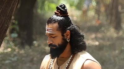 Vicky Kaushal as Chhatrapati Sambhaji Maharaj in a leaked picture from Chhava Vicky Kaushal as Chhatrapati Sambhaji Maharaj in a leaked picture from Chhava