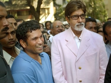 Sachin Tendulkar poses with Amitabh Bachchan Sachin Tendulkar poses with Amitabh Bachchan