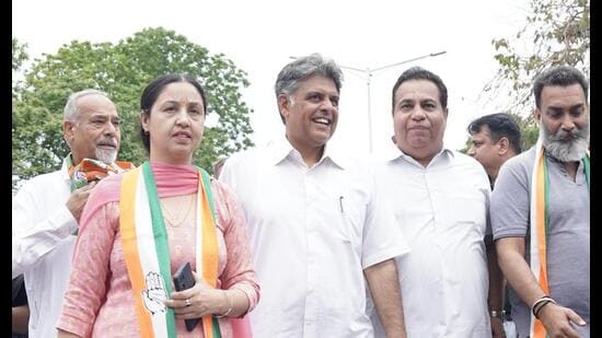Manish Tewari during his election campaign in Chandigarh on Tuesday. (HT photo)
