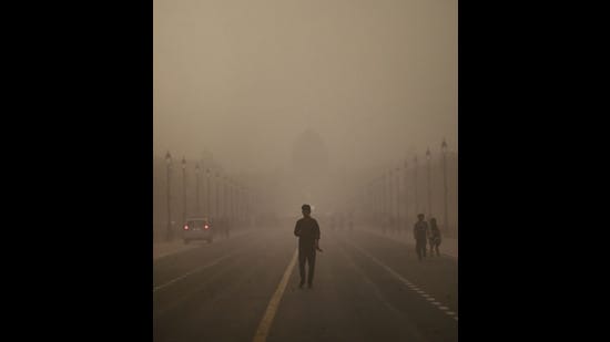 The directions came as part of the summer action plan to tackle air pollution in Delhi, being prepared by the department. (Vipin Kumar/HT Photo)
