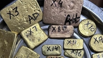 DRI seizes smuggled gold, cash and foreign currencies worth ₹10.48 crore; arrests four DRI seizes smuggled gold, cash and foreign currencies worth ₹10.48 crore; arrests four