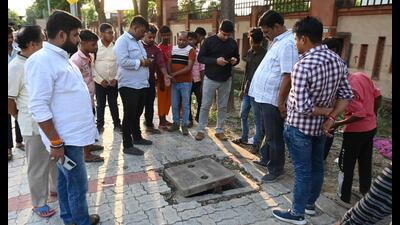 An eight-year-old boy had died after falling into an open manhole in Sector 7 Jankipuram in Lucknow on Tuesday. (HT Photo) An eight-year-old boy had died after falling into an open manhole in Sector 7 Jankipuram in Lucknow on Tuesday. (HT Photo)
