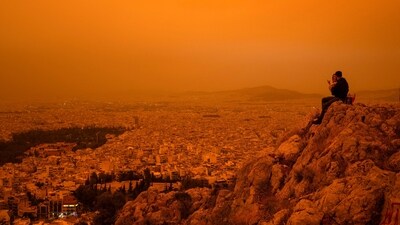 Clouds of dust blown in from the Sahara covered Athens and other Greek cities, marking one of the worst such episodes to hit the country since 2018, officials said. (AFP) Clouds of dust blown in from the Sahara covered Athens and other Greek cities, marking one of the worst such episodes to hit the country since 2018, officials said. (AFP)
