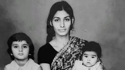 Did you know Farah was born to Jamal Ali Hashmi and Rizwana in a Hyderabadi Muslim family. Her father was an actor in Pakistan, while her mother (pictured here along with a young Tabu) is the cousin of veteran actor Shabana Azmi. 