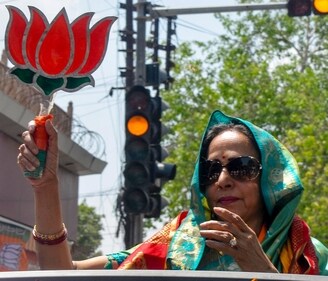 BJP candidate for Mathura Hema Malini holds a roadshow. (ANI) BJP candidate for Mathura Hema Malini holds a roadshow. (ANI)