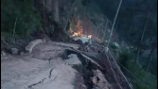 A 500-m stretch of Jammu and Kashmir’s Ramban-Gool Road caved in. (HT Photo)
