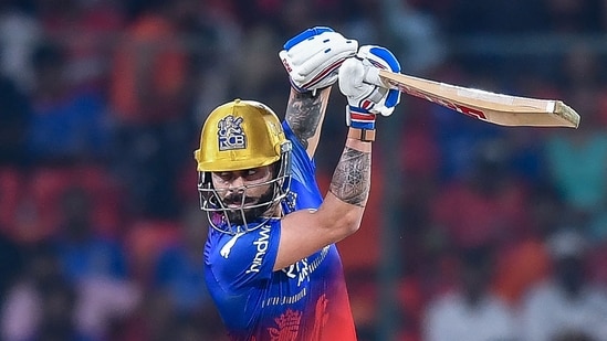 Virat Kohli and Faf du Plessis got RCB off to a flying start after they won the toss and chose to bat first. The pair put up 48 runs in 3.5 overs before Du Plessis fell for 25 off 12 balls to Natarajan. RCB ended up smashing 61 runs in the powerplay, with Kohli creaming 32 runs in just 18 balls.&nbsp;(AFP)