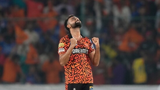 It was Jaydev Unadkat who took Kohli's wicket. Playing in his 100th IPL match, Unadkat recorded figures of 3/30. However, despite his efforts and Kohli's innings, Cameron Green's unbeaten 37 off 20, coupled with handy cameos from Dinesh Karthik and Swapnil Singh helped RCB cross the 200-run mark.&nbsp;(AP)