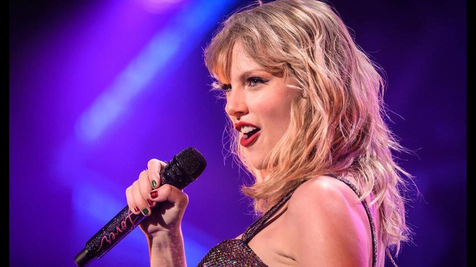Taylor Swift fans are clapping back at the questionable parts of her new album, The Tortured Poets Department. (SHUTTERSTOCK)