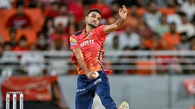 Purple Cap in IPL 2024 after KKR vs PBKS: Harshal Patel overtakes Bumrah at top (AFP) Purple Cap in IPL 2024 after KKR vs PBKS: Harshal Patel overtakes Bumrah at top (AFP)