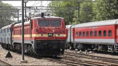 In a bid to provide relief to passengers, the railway authorities have decided to temporarily restrict sale of platform tickets until June 4. (HT File Photo)