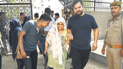 In the Ghaziabad seat, the two urban segments of Sahibabad and Ghaziabad recorded lowest voter turnout at 42.57% and 47.86%, respectively, till 10pm. (Sunil Ghosh/HT Photo) In the Ghaziabad seat, the two urban segments of Sahibabad and Ghaziabad recorded lowest voter turnout at 42.57% and 47.86%, respectively, till 10pm. (Sunil Ghosh/HT Photo)
