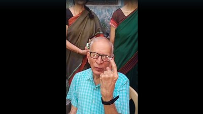 Retired civil servant P. V. Ayyar, aged 94, born in 1929, cast his vote today in Bangalore. (Arun Dev) Retired civil servant P. V. Ayyar, aged 94, born in 1929, cast his vote today in Bangalore. (Arun Dev)