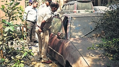 Two siblings, seven-year-old Sajid Shaikh and five-year-old Muskan Shaikh, were found dead inside an abandoned car at CGS Colony in the Antop Hill area after being missing for several hours. (Raju Shinde/HT Photo) Two siblings, seven-year-old Sajid Shaikh and five-year-old Muskan Shaikh, were found dead inside an abandoned car at CGS Colony in the Antop Hill area after being missing for several hours. (Raju Shinde/HT Photo)