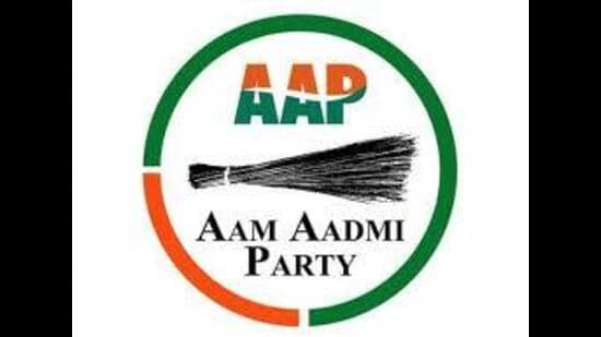 According to AAP leaders, the excited workers stuffed laddus in an empty carton which had the name and logo of a liquor company. (HT File Photo)
