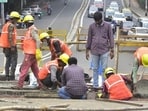 The BMC maintains around 2,055km of roads in the city, and every major and minor road is repaired or resurfaced using asphalt or concrete cement from the existing paverblocks. (Anshuman Poyrekar/HT PHOTO)