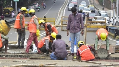 The BMC maintains around 2,055km of roads in the city, and every major and minor road is repaired or resurfaced using asphalt or concrete cement from the existing paverblocks. (Anshuman Poyrekar/HT PHOTO) The BMC maintains around 2,055km of roads in the city, and every major and minor road is repaired or resurfaced using asphalt or concrete cement from the existing paverblocks. (Anshuman Poyrekar/HT PHOTO)
