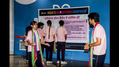 A ‘Nukkad Natak’ was performed at Shalimar Gateway Mall on Saturday, challenging gender roles and advocating for change. (HT Photo) A ‘Nukkad Natak’ was performed at Shalimar Gateway Mall on Saturday, challenging gender roles and advocating for change. (HT Photo)