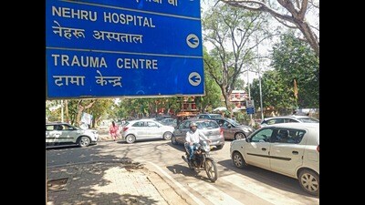 In view of the increasing traffic at the Postgraduate Institute of Medical Education and Research (PGIMER), the institute has suggested its staff members residing on the campus to avoid cars and motorbikes for commuting inside the institute. (HT Photo)