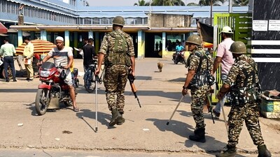 Sandeshkhali, India - March 8, 2024: CBI Team along with Security Force personnel searched the Sheikh Shahjahan Market at Sarberia in North 24 Parganas, West Bengal, India, on Friday, March 8, 2024. (Photo by Samir Jana/ Hindustan Times) (Hindustan Times) Sandeshkhali, India - March 8, 2024: CBI Team along with Security Force personnel searched the Sheikh Shahjahan Market at Sarberia in North 24 Parganas, West Bengal, India, on Friday, March 8, 2024. (Photo by Samir Jana/ Hindustan Times) (Hindustan Times)