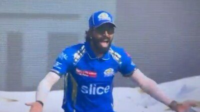 Hardik Pandya expresses his anger during DC vs MI match (IPL) Hardik Pandya expresses his anger during DC vs MI match (IPL)