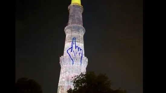 Qutub Minar showcasing the spirit of 'Jash-e-Matdan' with its vibrant presentation of the 'Chunav Ka Parv' theme. (X/Election Commission)