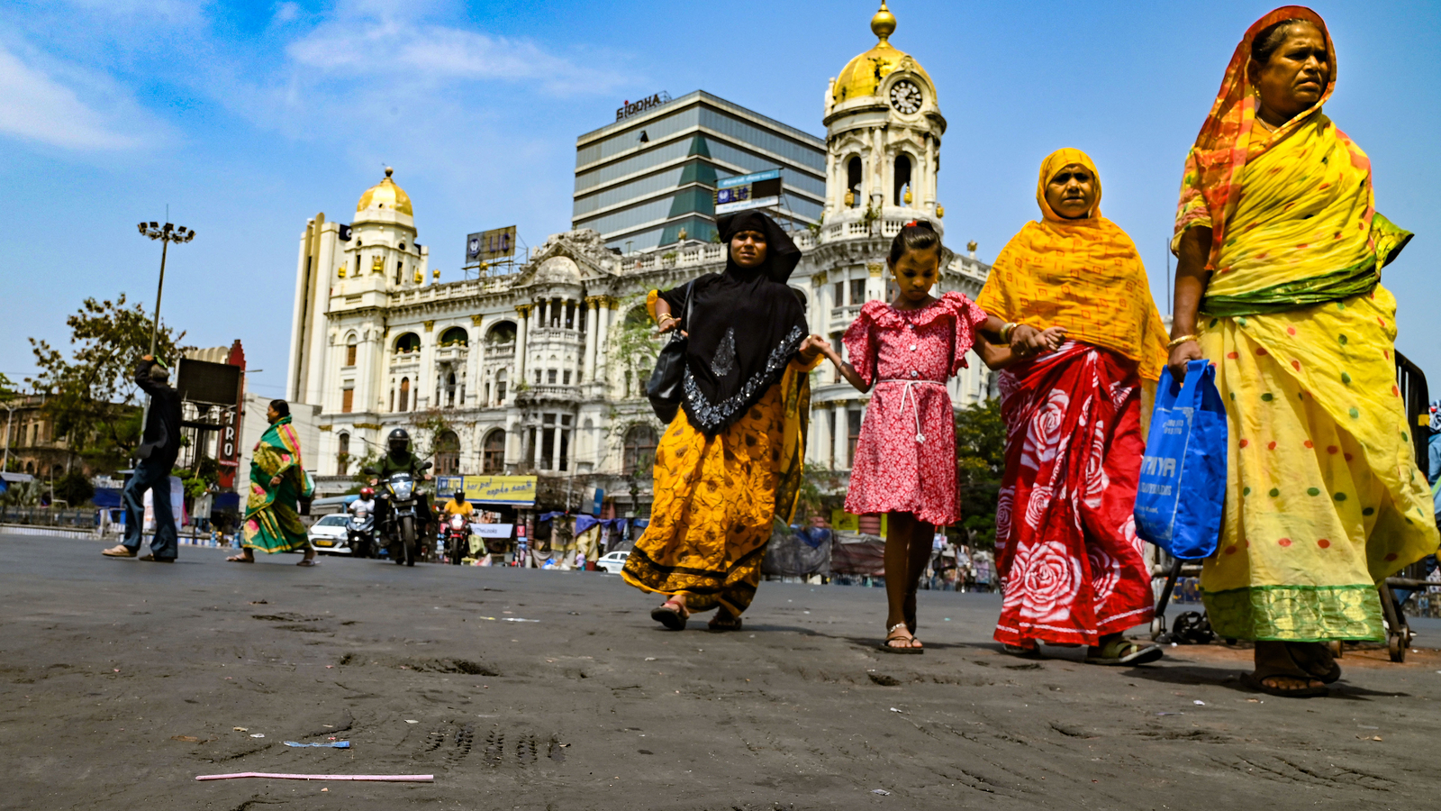 Heatwave grips country as Lok Sabha polls enter key stage - Vimarsana News
