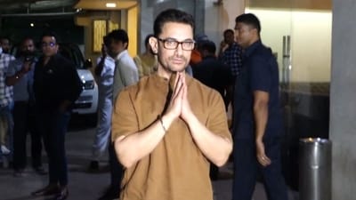 Aamir Khan joined his hands as he bid goodbye to the paparazzi before entering the venue for the screening of Laal Singh Chaddha in 2022. (File Photo/ANI) Aamir Khan joined his hands as he bid goodbye to the paparazzi before entering the venue for the screening of Laal Singh Chaddha in 2022. (File Photo/ANI)