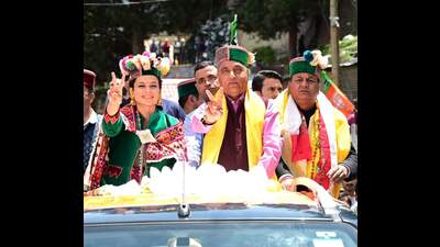 BJP Mandi candidate Kangana Rananut and former CM Jai Ram Thakur during the rally in Kinnaur on Sunday. (HT Photo) BJP Mandi candidate Kangana Rananut and former CM Jai Ram Thakur during the rally in Kinnaur on Sunday. (HT Photo)
