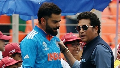 India's Virat Kohli with former cricketer Sachin Tendulkar during the 2023 World Cup (REUTERS)