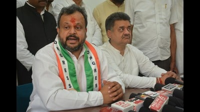 Congress Ambala candidate Varun Chaudhary addressing the media in Panchkula on Sunday. (Sant Arora/HT) Congress Ambala candidate Varun Chaudhary addressing the media in Panchkula on Sunday. (Sant Arora/HT)
