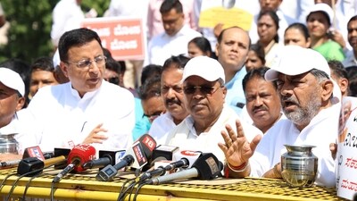 Siddaramaiah protests against Centre's 'injustice' in release of drought funds