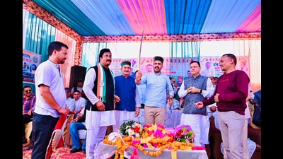 Himachal Pradesh, India, 28 April: Vikrmaditya Singh Congress candidate from Mandi alongwith Kaul Singh during his election campaign in Drang area of Mandi district in on Sunday , 28 April. Photo Hindustan Times/Birbal Sharma (HT Photo) Himachal Pradesh, India, 28 April: Vikrmaditya Singh Congress candidate from Mandi alongwith Kaul Singh during his election campaign in Drang area of Mandi district in on Sunday , 28 April. Photo Hindustan Times/Birbal Sharma (HT Photo)